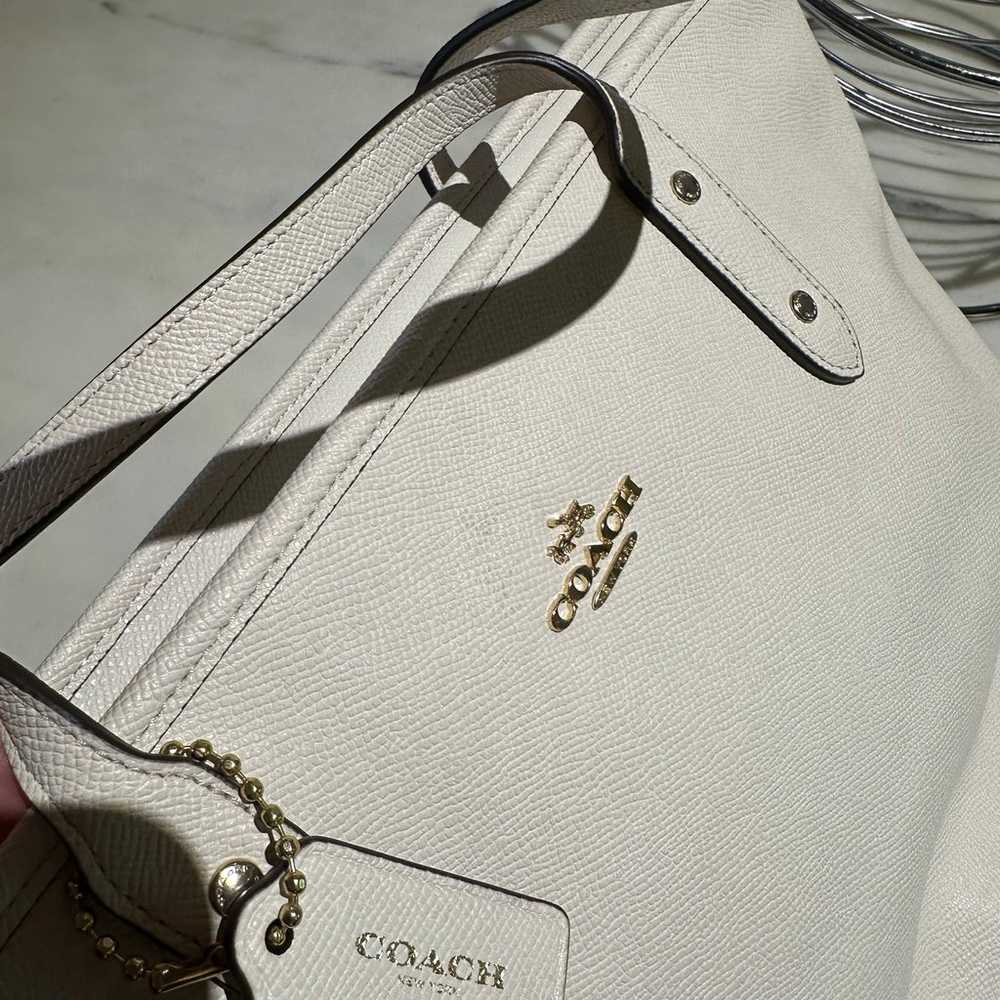 NWOT COACH LEATHER CITY ZIP TOTE, WHITE - image 5