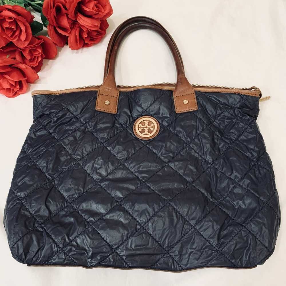 Great codition Tory Burch quilted tote bag - image 5