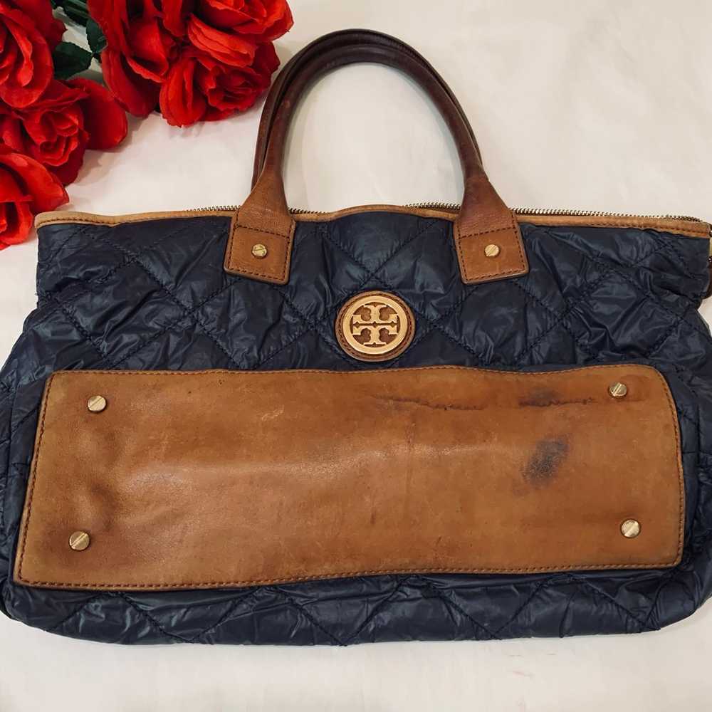 Great codition Tory Burch quilted tote bag - image 6