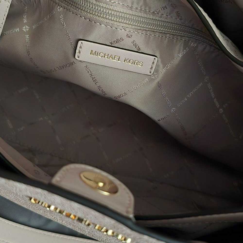 Michael Kors TRISHA LARGE LOGO SHOULDER BAG - image 5