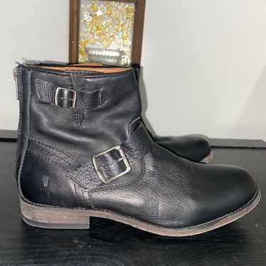 EUC womens FRYE Veronica engineer distressed blac… - image 1