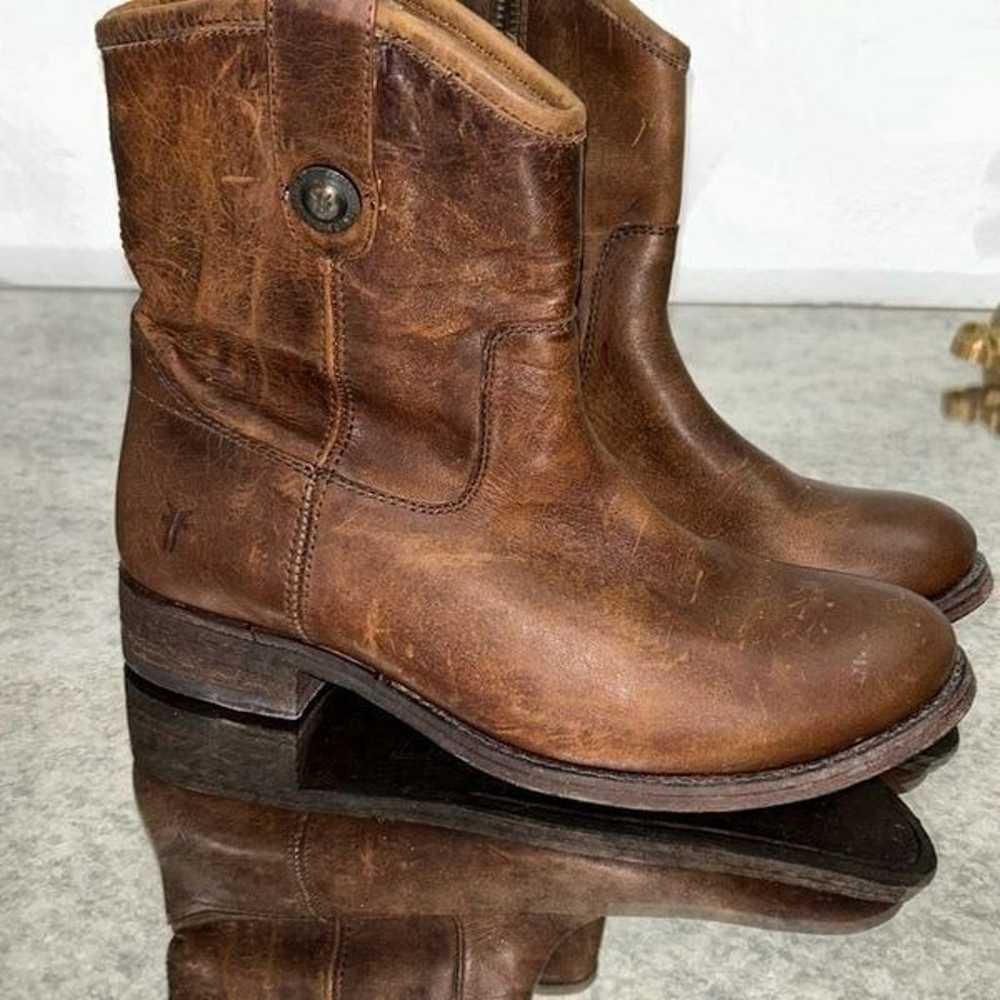 Frye Melissa short zip leather boots size 6 - image 2
