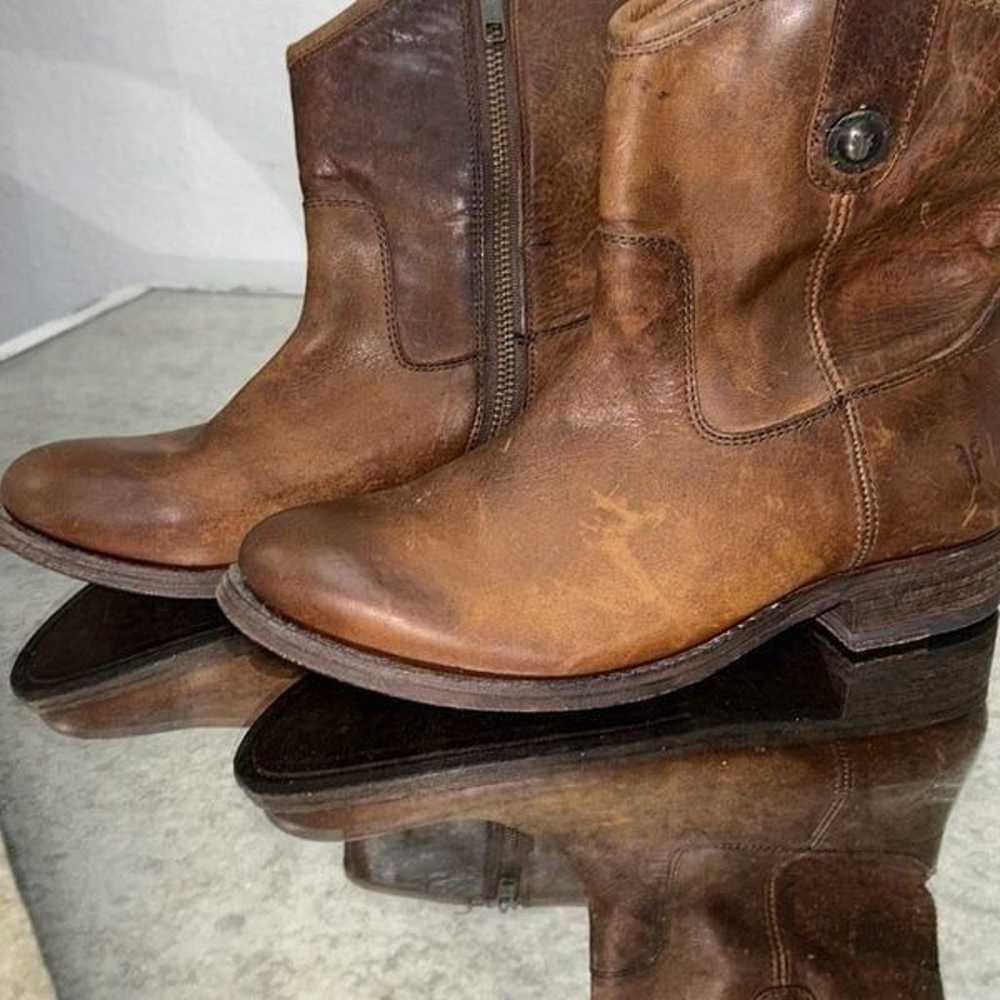 Frye Melissa short zip leather boots size 6 - image 3