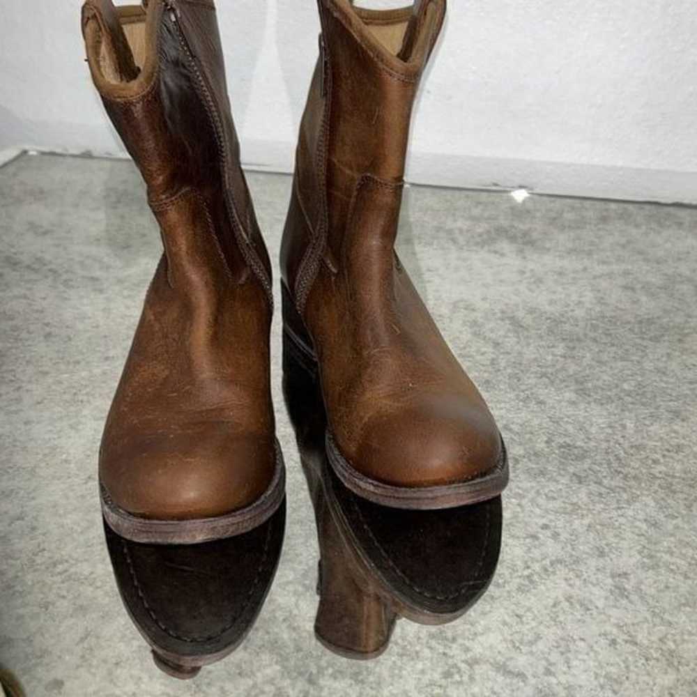 Frye Melissa short zip leather boots size 6 - image 4