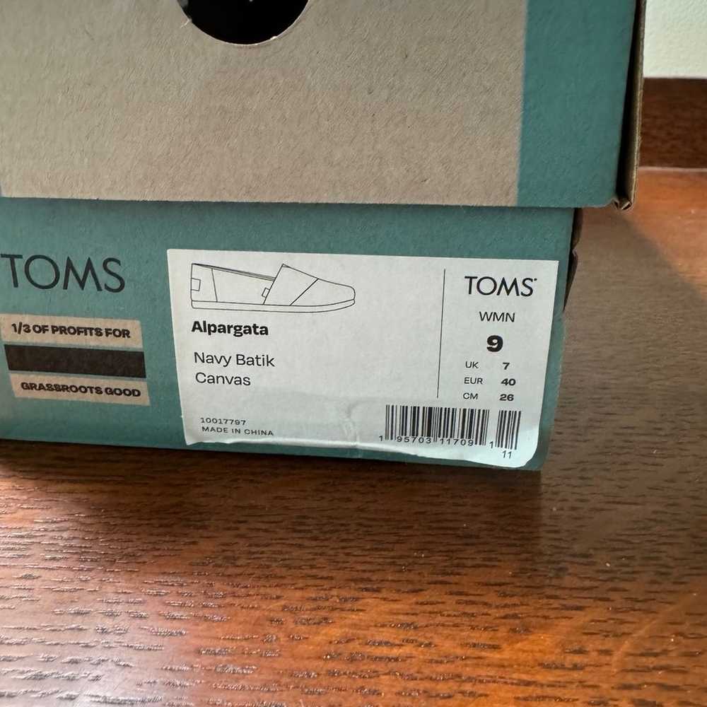 TOMS S9 Women’s Navy/White Shoes New - image 3
