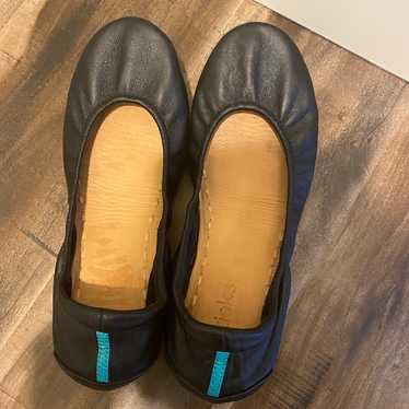 Size 9 matte black Tieks - image 1