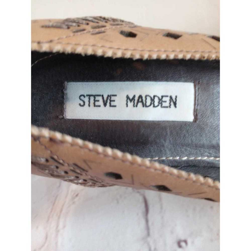 Steve Madden Leather Heels Lazer Cut Cognac Point… - image 8