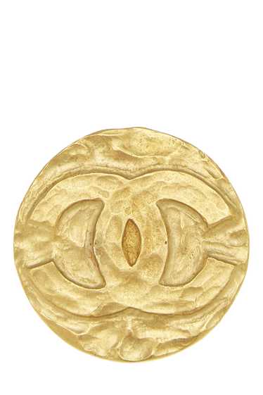 Gold Hammered 'CC' Round Pin Large - image 1