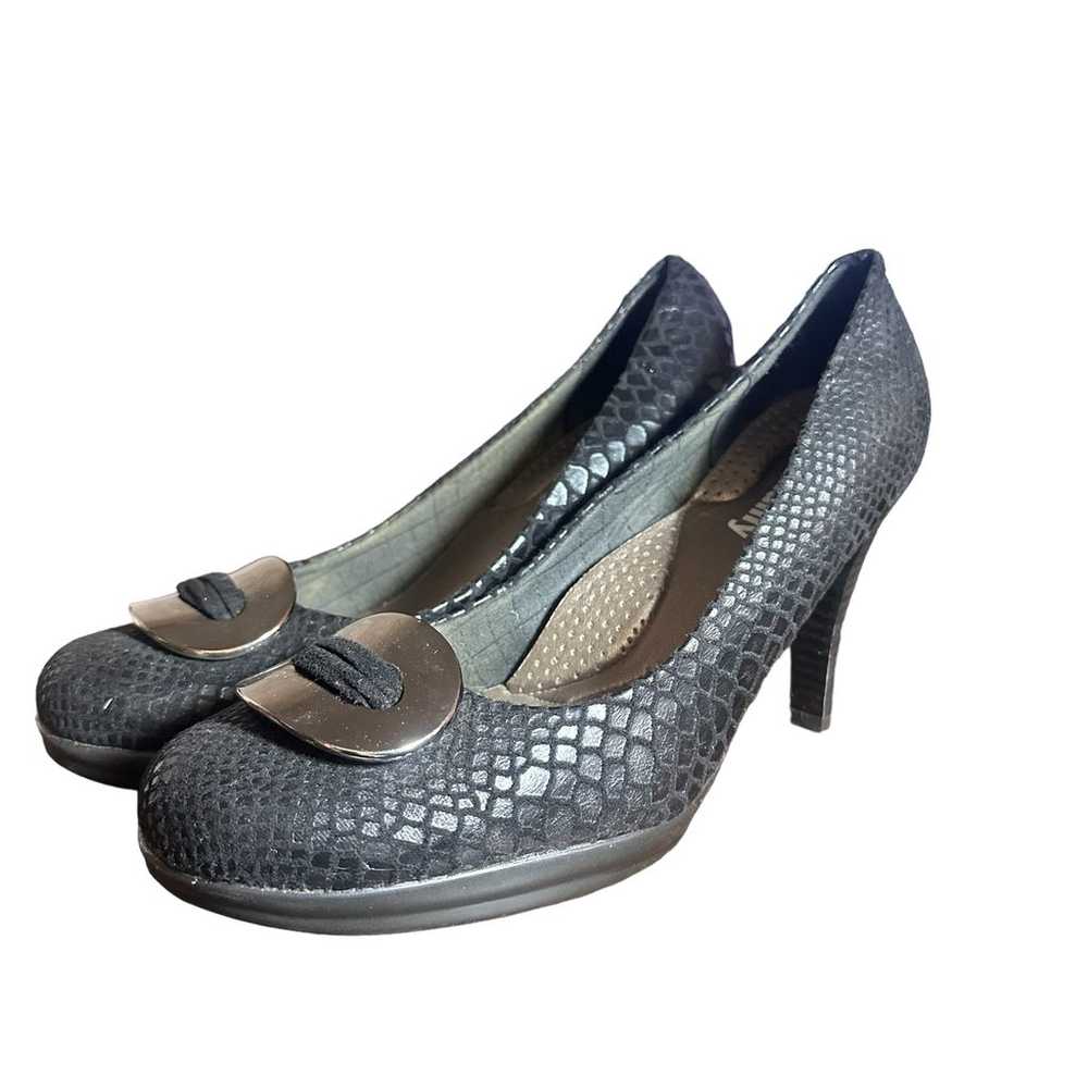 Piccadilly black snake skin heel size 9 very comf… - image 4
