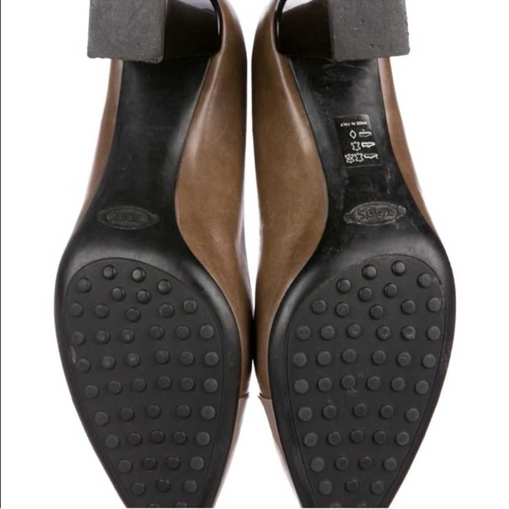 Tod’s Leather Embellished Pumps! - image 6