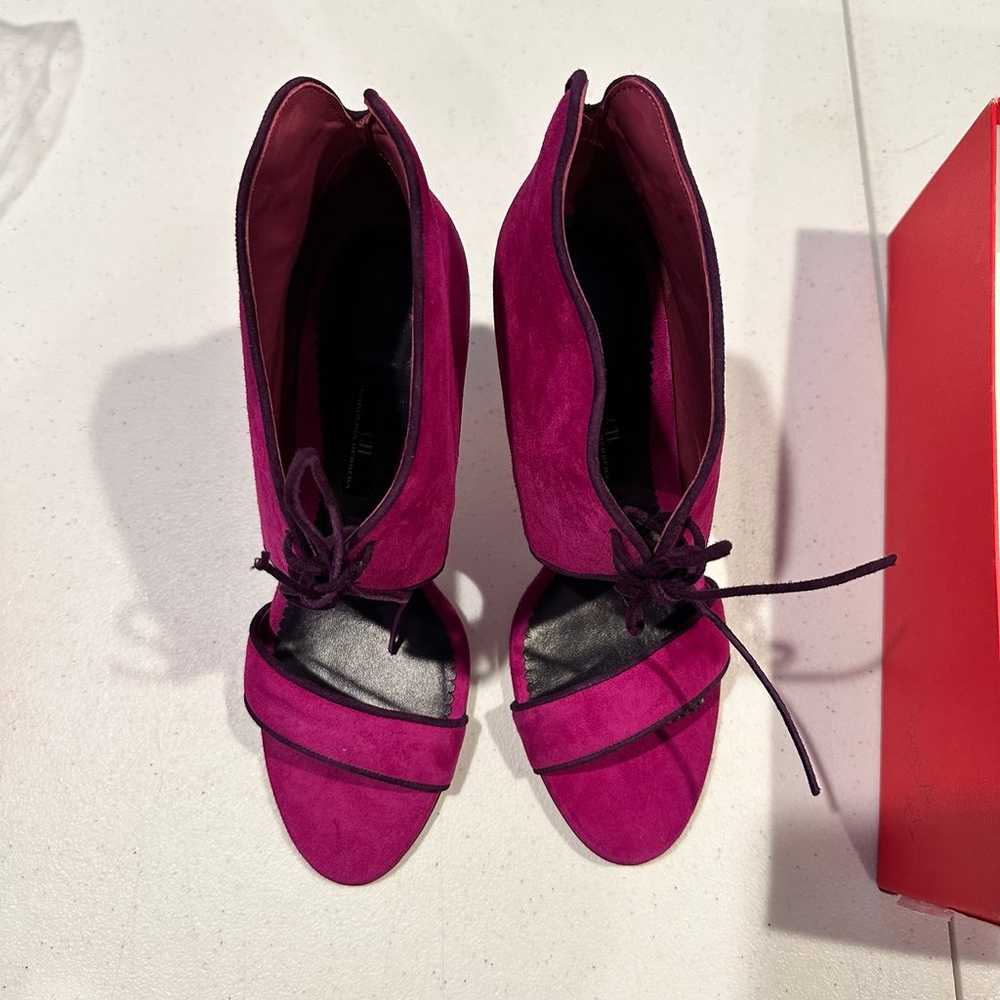 CAROLINA HERRERA CH FUCHSIA PUNK SUEDE OPEN TOE S… - image 4