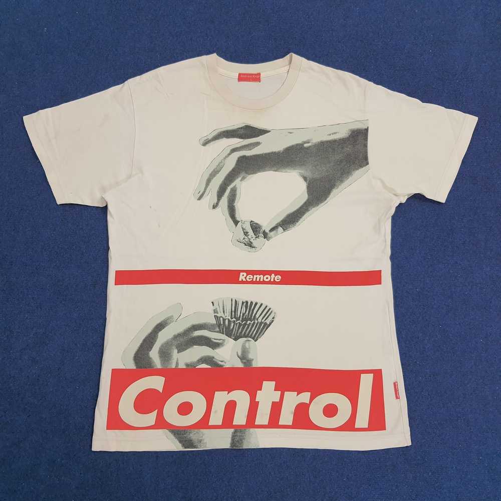 Barbara Kruger Barbara Kruger Remote Control Tshi… - image 1