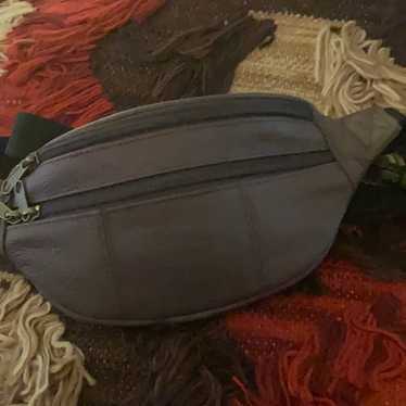 Dead Stock Purple Leather Fannypack Bum Bag Cross… - image 1
