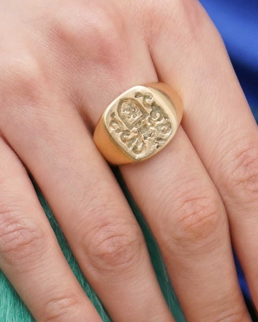 14k Gold Seal Ring / size: 7.5 - image 2