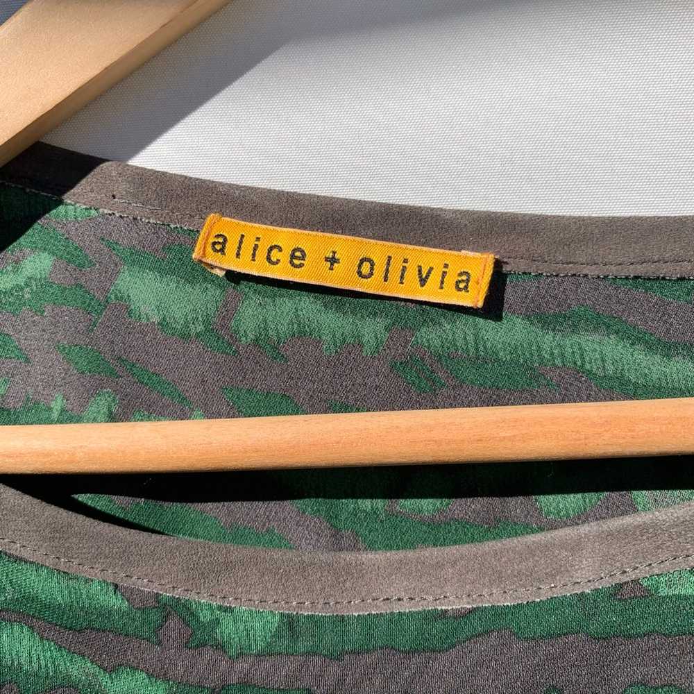 Alice + Olivia abstract Camo stretch silk mini dr… - image 6