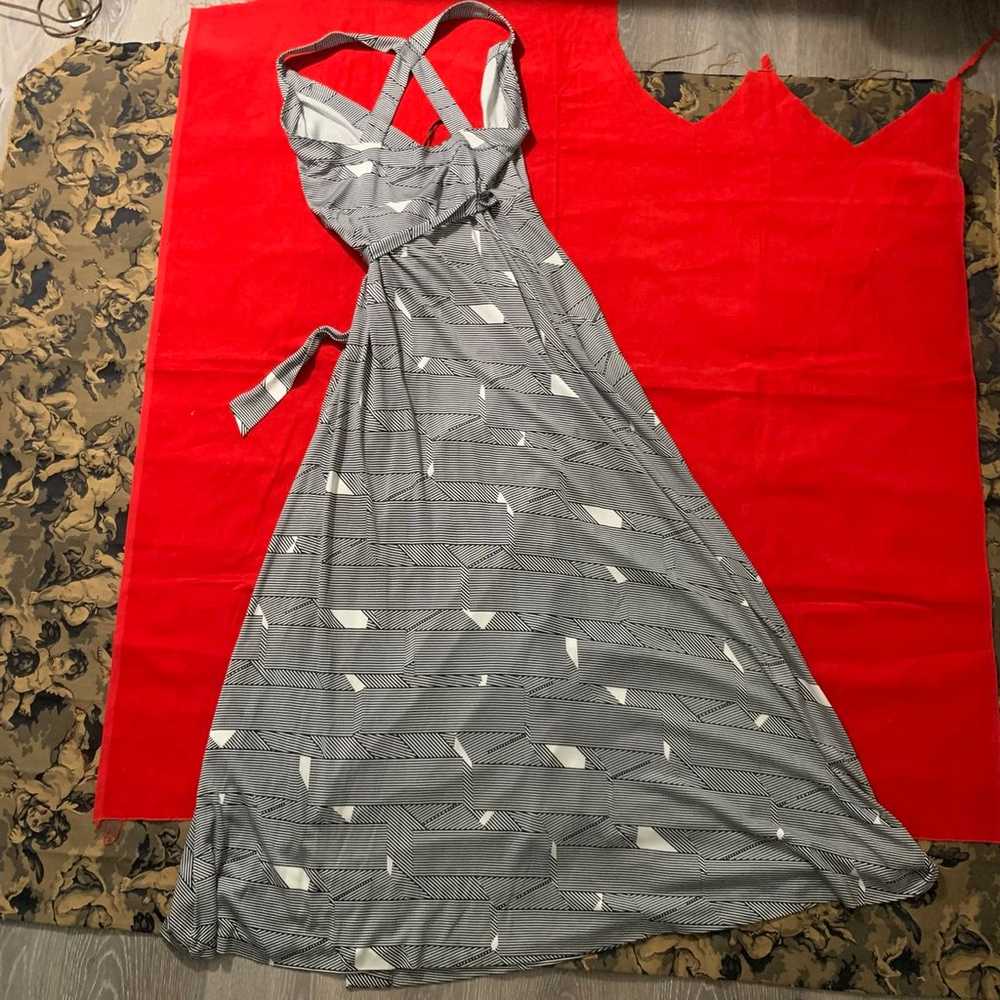 DVF abstract pattern silk jersey midi wrap dress … - image 10