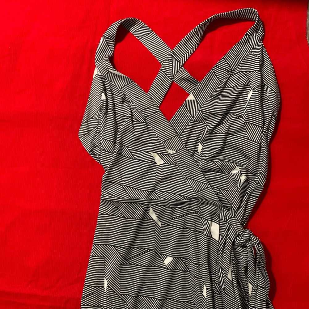 DVF abstract pattern silk jersey midi wrap dress … - image 3