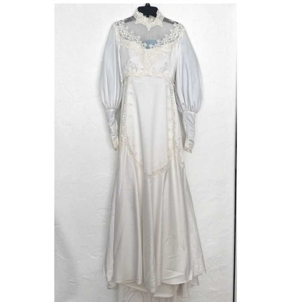 1970s vintage wedding gown long sleeve lace XS wh… - image 1