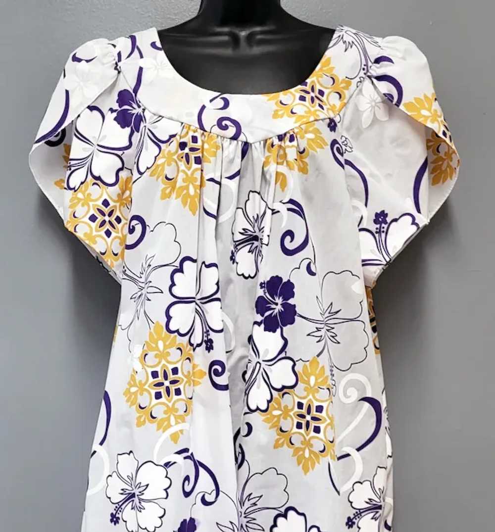 Hawaiian Muumuu Dress Purple White Flowers Gold M… - image 2