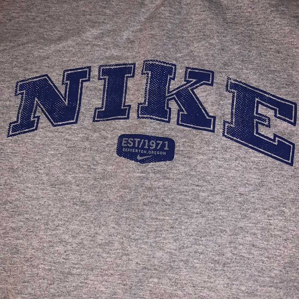 Vintage 90s Grey Nike Logo T-Shirt - image 3