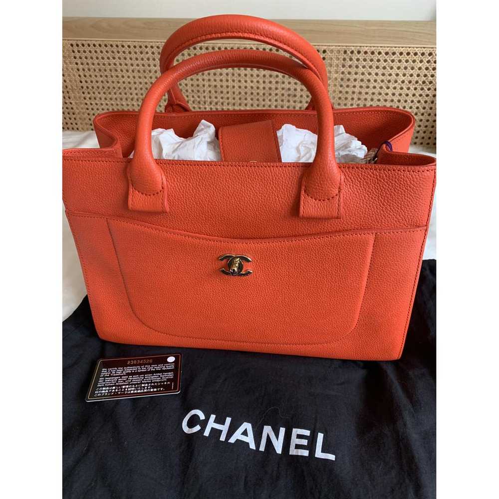 Chanel Neo Executive leather tote - image 10