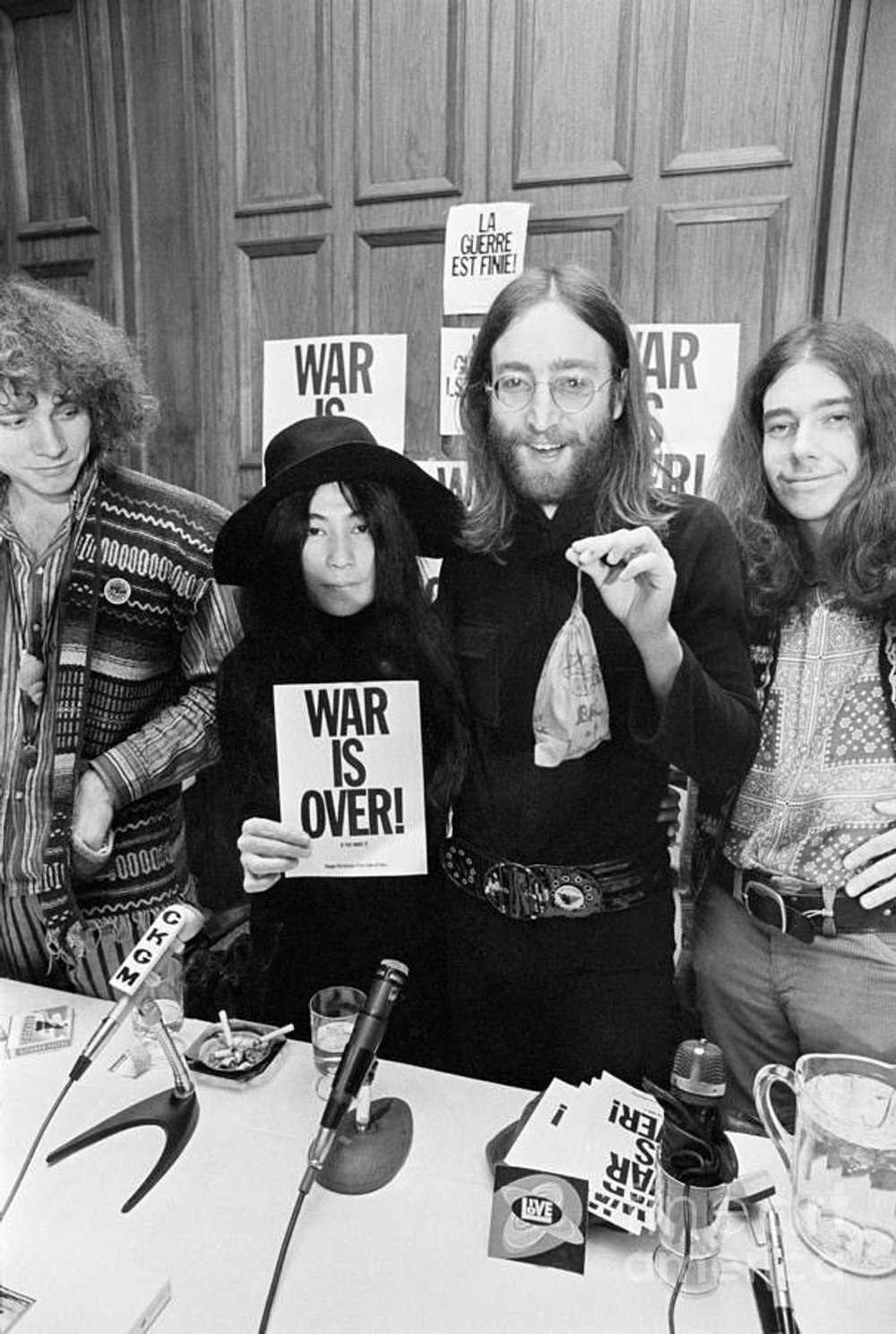 John Lennon × Vintage Vintage 2003 WAR IS OVER ! … - image 8