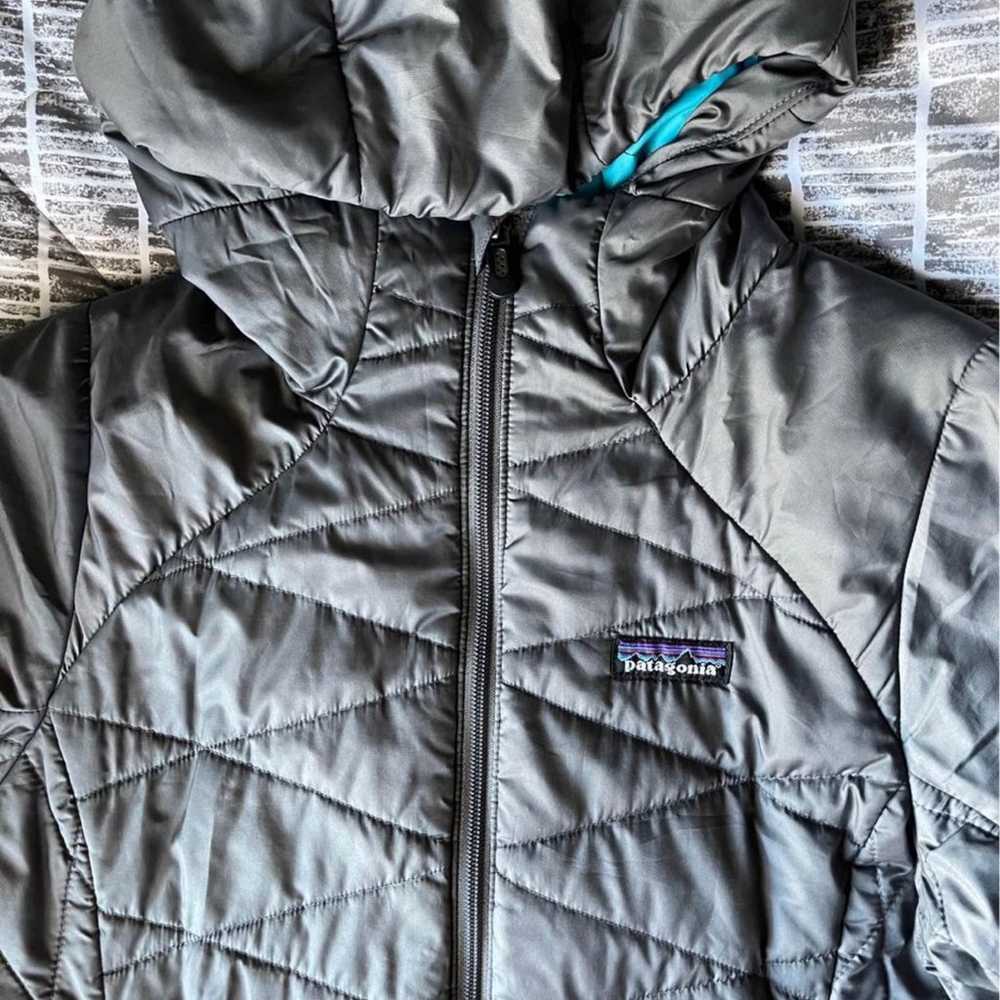 Patagonia Lady Pack It Hoodie Jacket Size XS - image 3