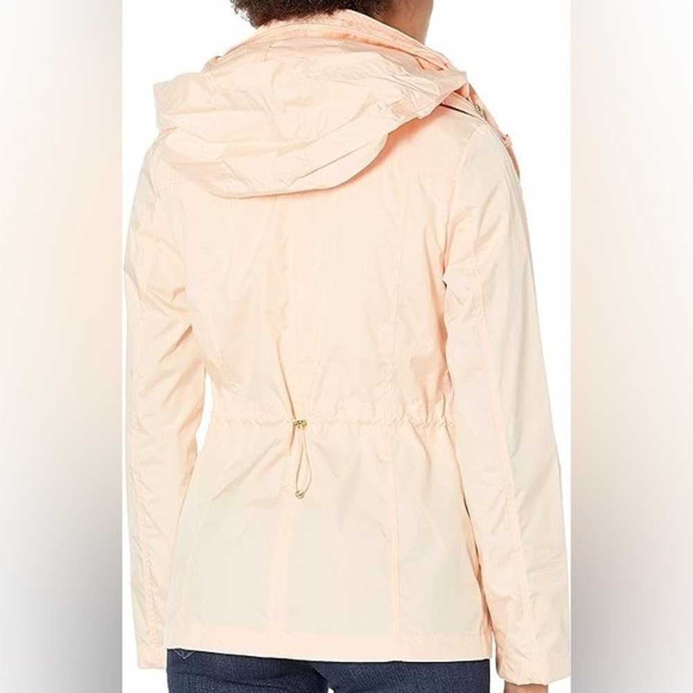 COLE HAAN Women's Short Packable Rain Jacket Pink… - image 2