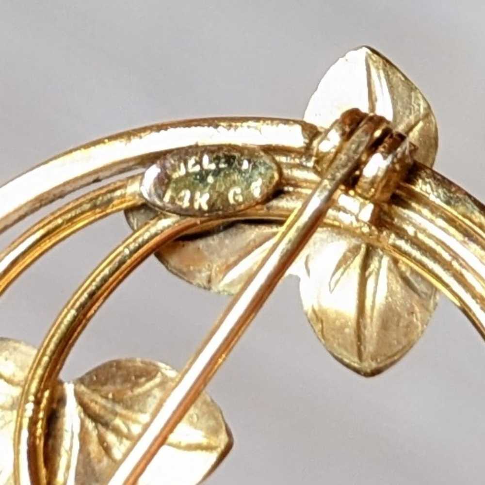 Vintage Wells brooch 14k gold plated with art gla… - image 5