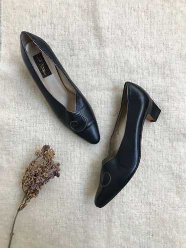 Sesto Meucci black leather kitten heels (10) | Use