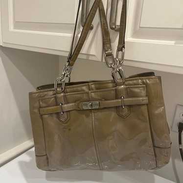 Coach bag olive green color violet interior - image 1