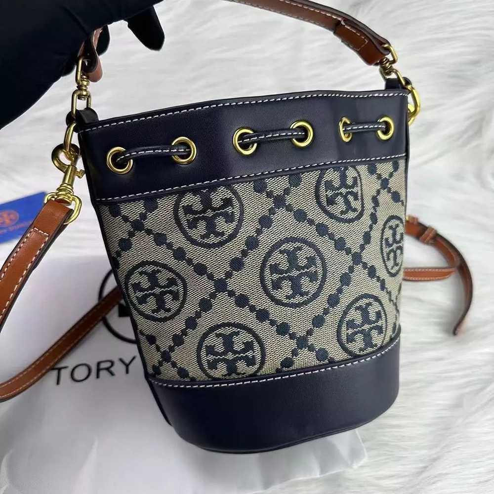 TORY BURCH T Monogram Bucket bag - image 3