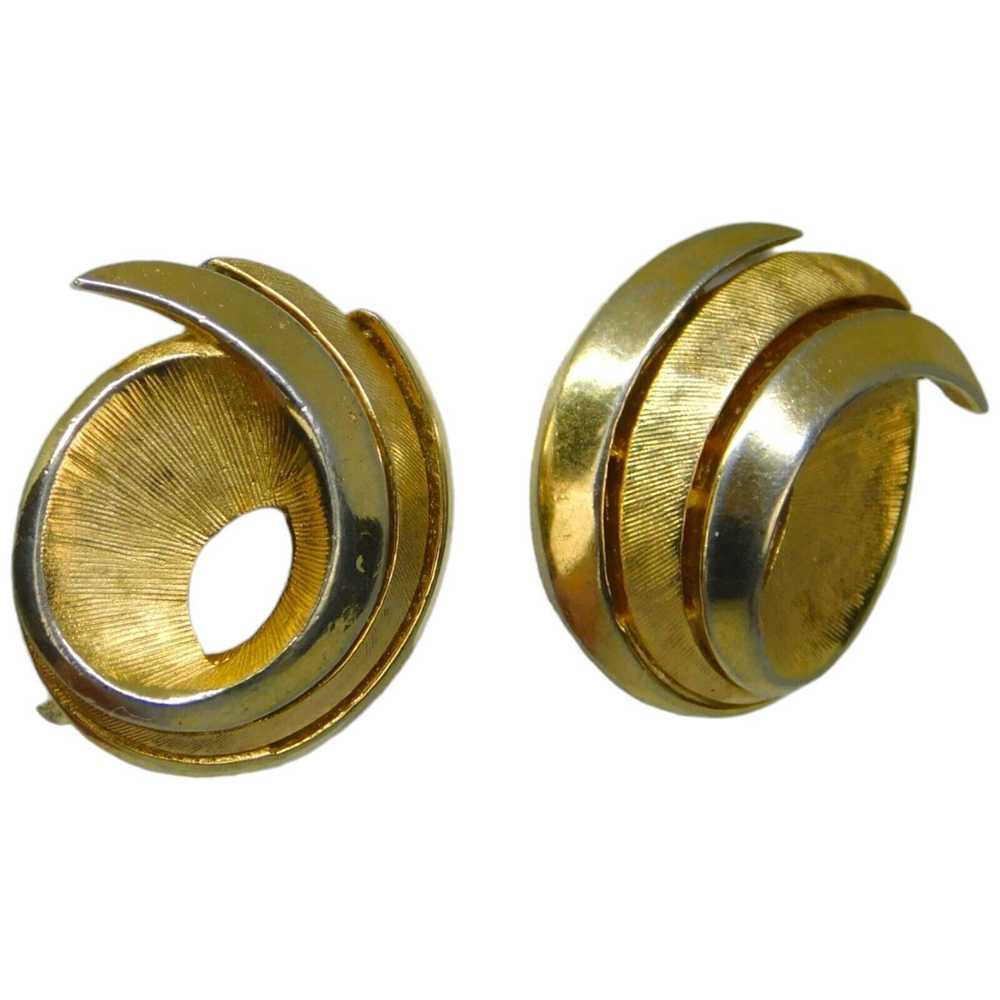 Other Signed Crown Trifari Swirl Earrings Gold To… - image 11