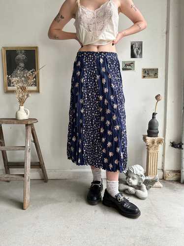 1980s Navy Blue Floral Skirt (S)