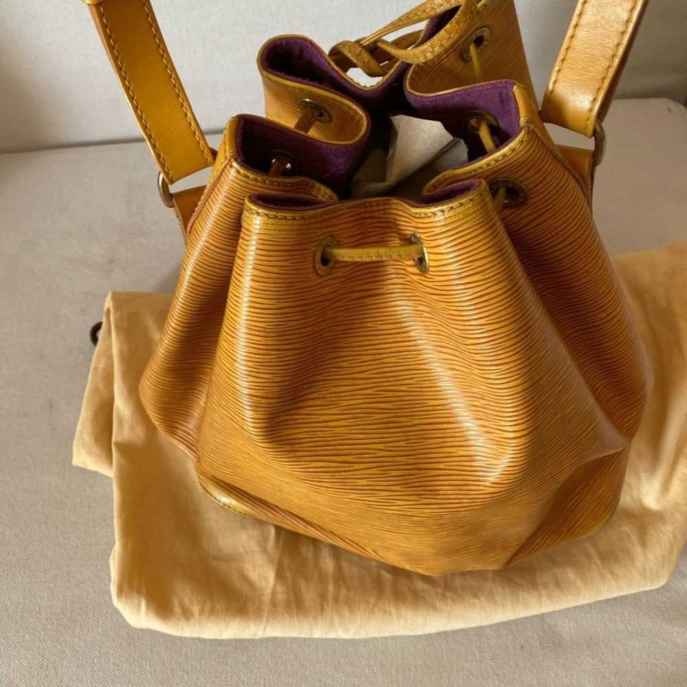 Authentic Louis Vuitton epi noe shoulder bag - image 4