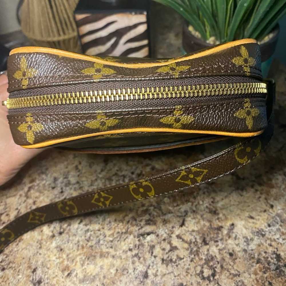 Louis Vuitton Danube Shoulder Bag - image 4