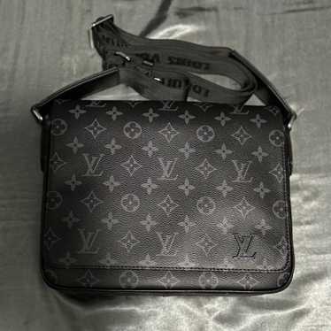 Louis Vuitton Messenger Bag leather monogram - image 1