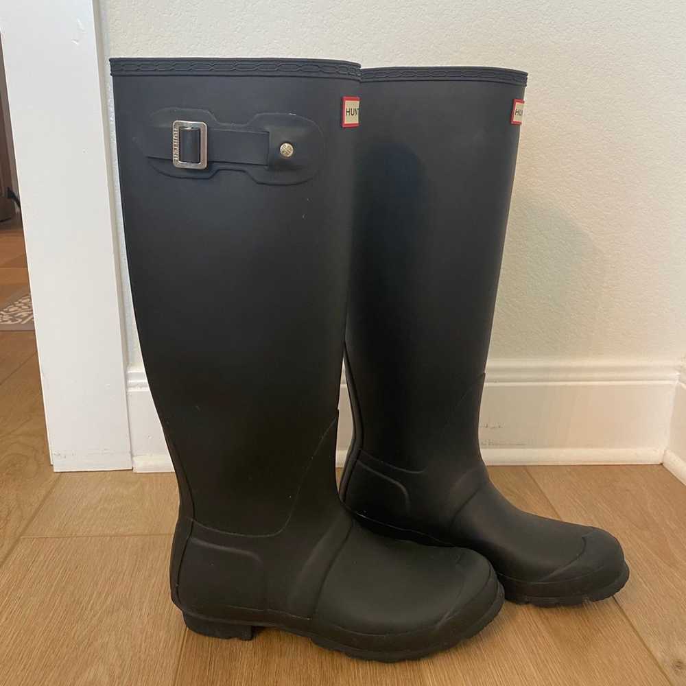 Hunter rain boots women, size 8 - image 2