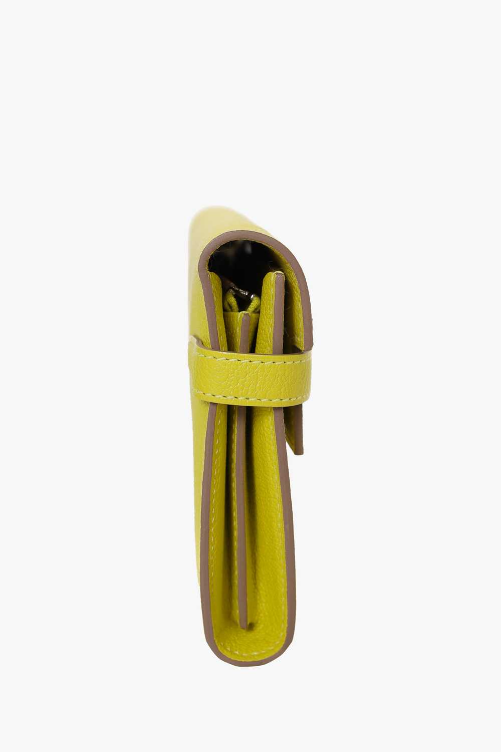 Hermès 2017 Yellow Chevre Leather Kelly Wallet - image 3
