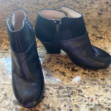 Dansko Black Leather Ankle Boots Size 38