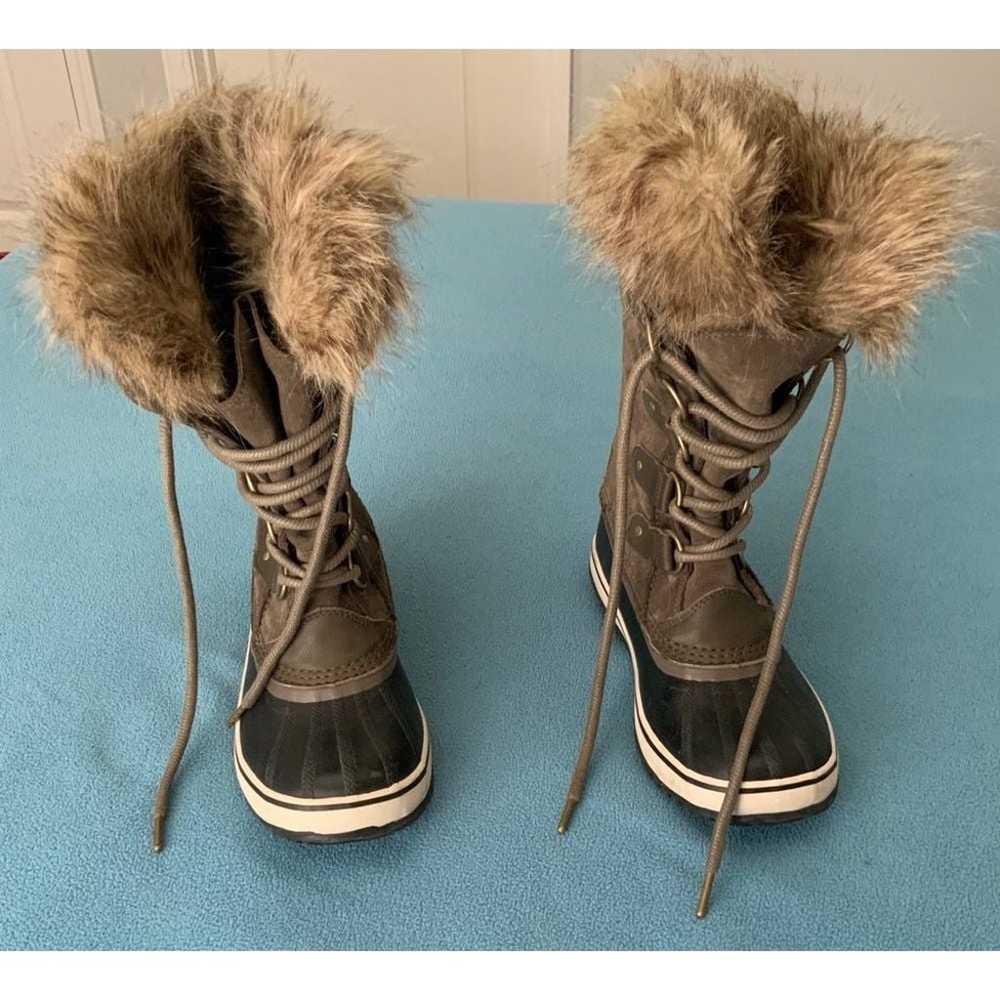 Sorel Joan Of Arctic All Weather Boots size 7 - image 1