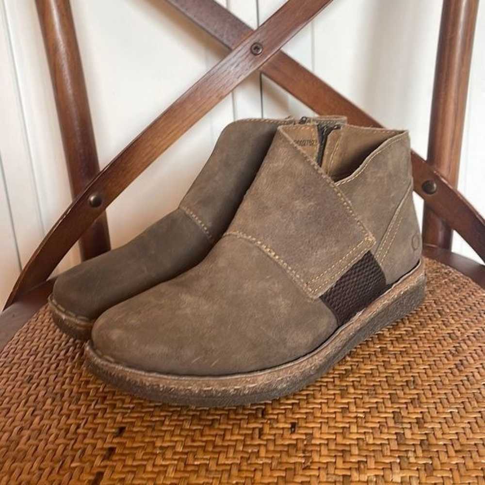 Born Tora brown pull on bootie size 9 - image 4
