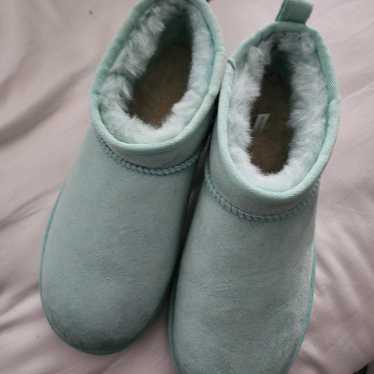 Ugg Ultra low size 9