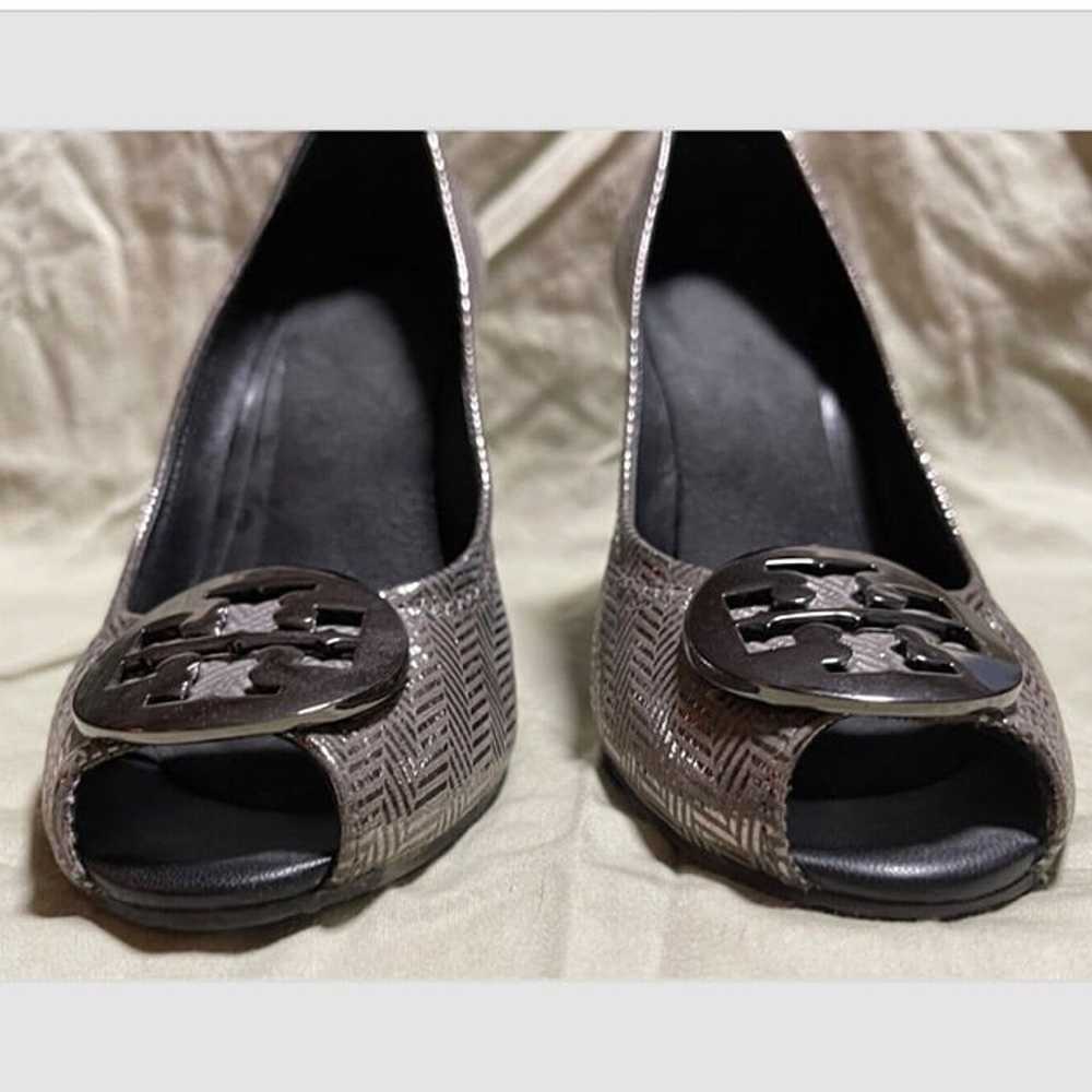 Worn 1X Tory Burch Sally 2 Silver Black Chevron L… - image 5