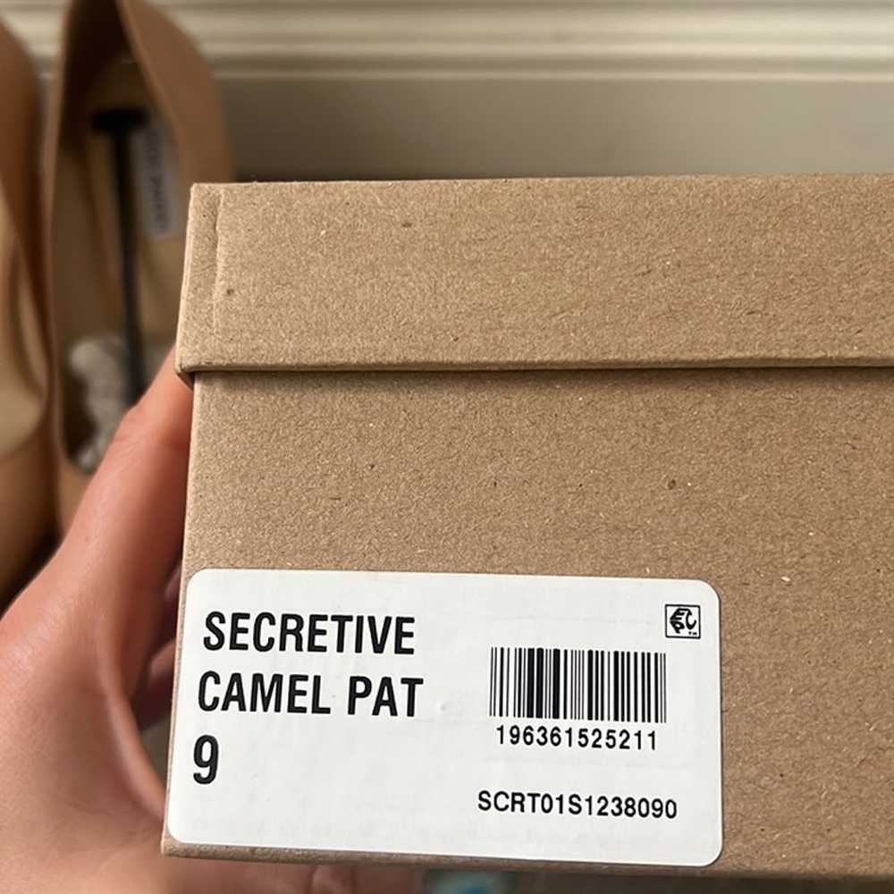 Steve Madden Secretive Camel Pat Size 9 - image 3