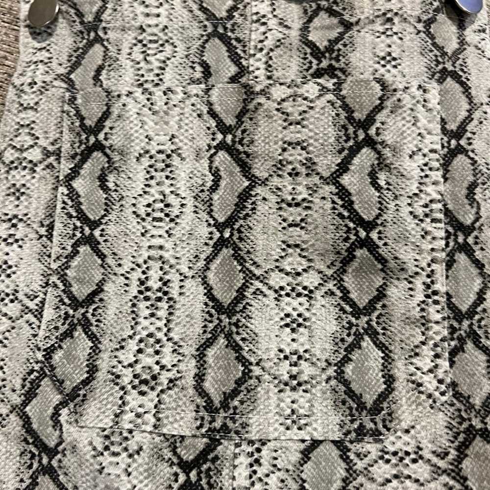 Storia Snakeskin Overalls Mini Dress Skirt Silver… - image 10