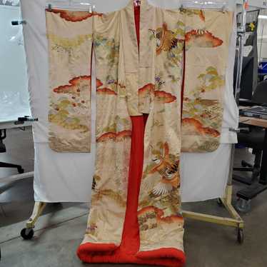 Silk Embroidered Japanese Uchikake Wedding Kimono - image 1