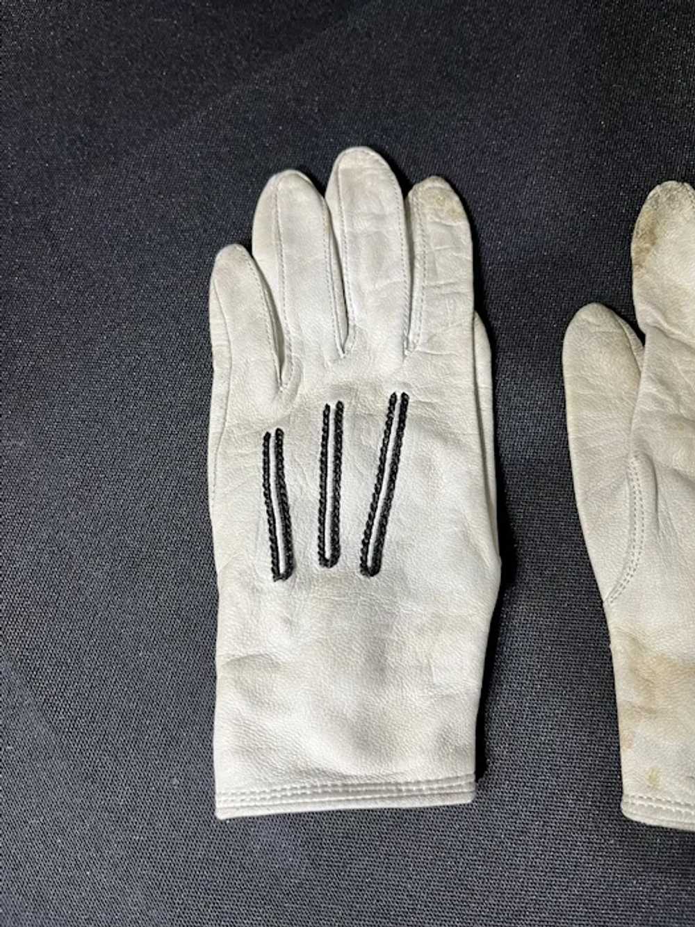 Vintage White Leather Kid Gloves - image 2