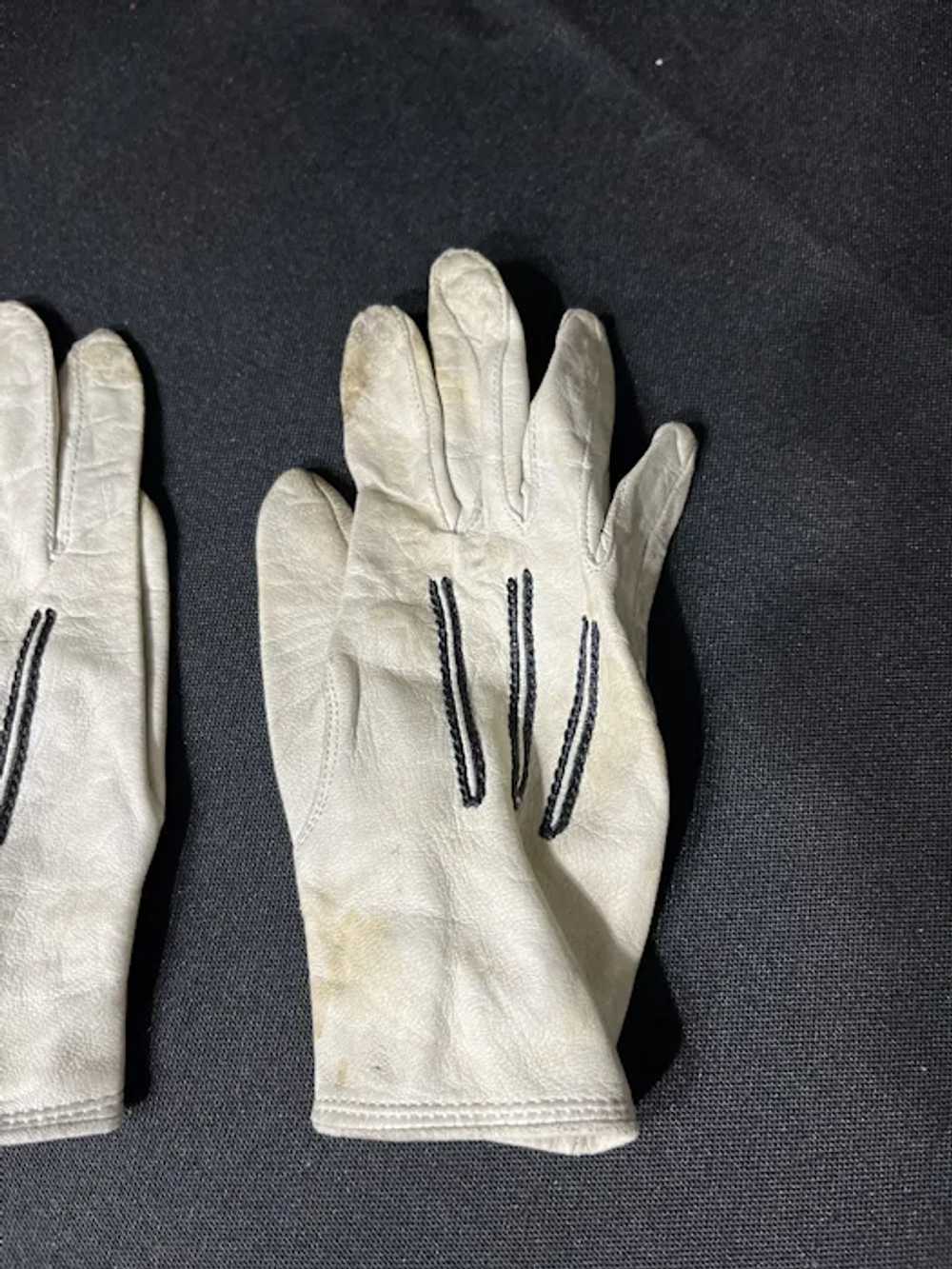 Vintage White Leather Kid Gloves - image 3