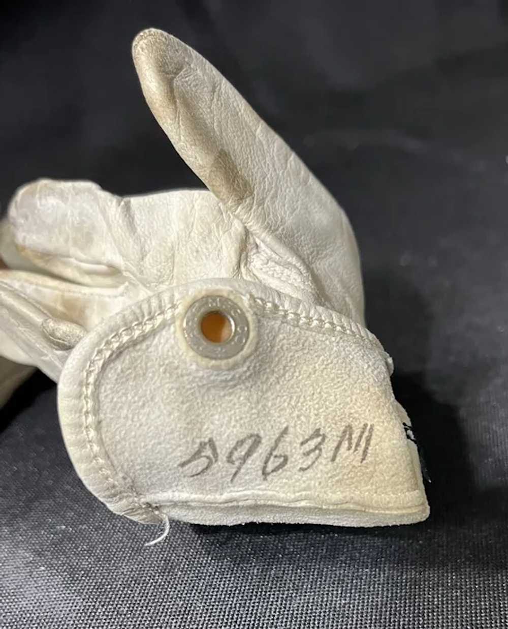 Vintage White Leather Kid Gloves - image 8